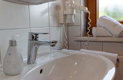 Ferienwohnungen Holzferienhäuser Leithenwald - Foto 44