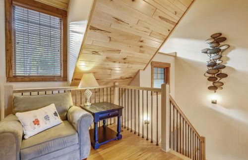 Lakefront home with fire pit and dock Near Wisp Resort - Foto 15