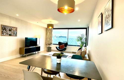 1 Min Walk to the Best Beach! Stunning New 2 Bedroom Apartment - Great Location - FREE Parking - Fast WiFi - Smart TV - sleeps up to 4! Close to Purbeck, Corfe Castle, Sandbanks, Poole & Bournemouth - Foto 15