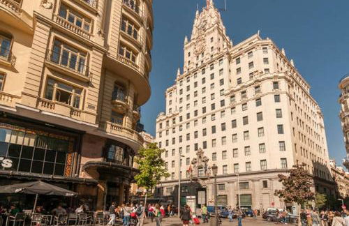 M&F Apartaments Gran Via - Photo 18