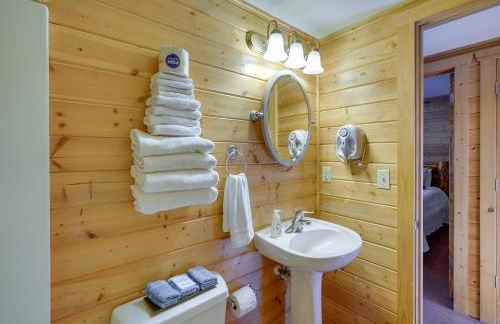 Cozy Columbia Cabin with Shared Lake Dock! - Foto 16