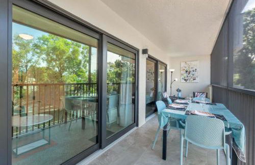 Second Floor With Lake and Fountain View - Photo 29