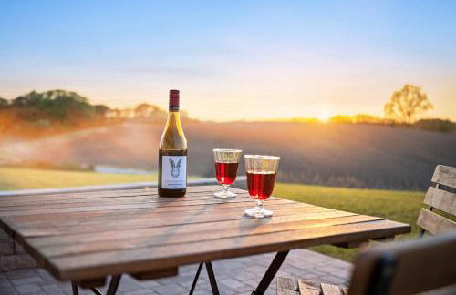 GUT KLETKAMP "Mühlenhof 2" - Ruhige Ferienwohnung mit 2 Schlafzimmern I Terrasse mit See- & Naturblick I Gemeinschaftsgarten I 15 Min zur Ostsee I Küche I Parkplatz I Waschmaschine I WLAN - Foto 18