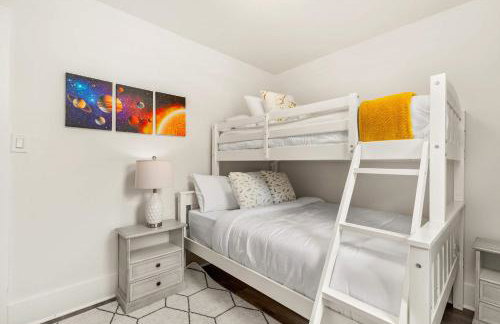 Manchaca 4 bedroom sleeps 10 Pool and Hot tub - Photo 37