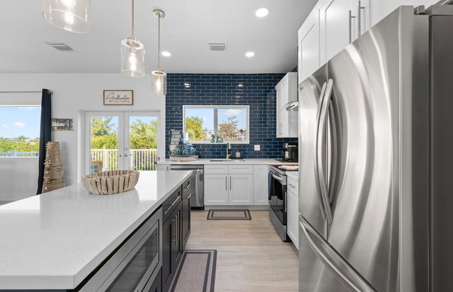 Blue Pearl New Waterfront Haven with Heated Pool ,70 Foot Dock, and More! - Foto 32