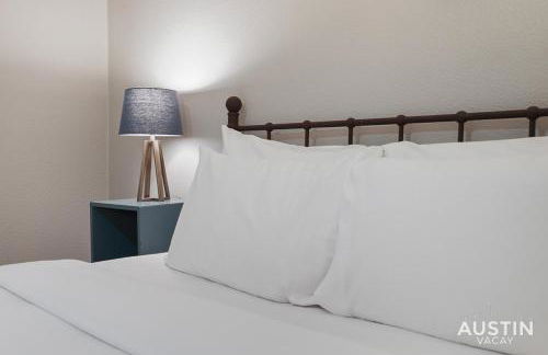 Chic Poolside Homebase Steps from South Congress - Foto 19