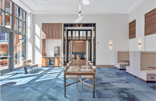 Luxury Stay-Free Parking-Amazon HQ-Nearby DC-Wifi-Pool-Gym - Photo 70