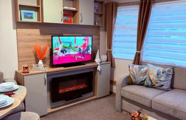 Hot tub retreat, at Tattersall Lakes caravan - Foto 2