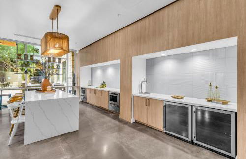 Centric 2BR In HEART of DTPHX Free Garage Parking - Foto 58