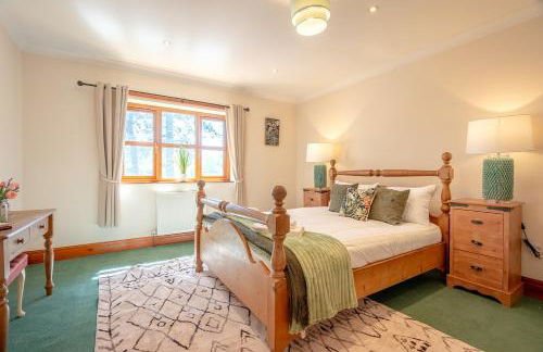 Pendle View Gatehouse Lakeside Stay - Photo 4