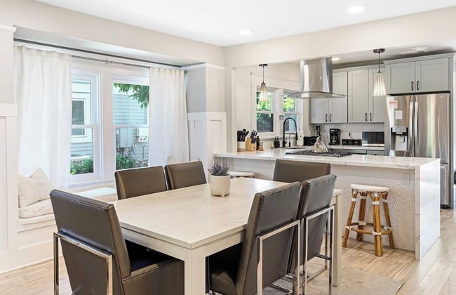 Luxe Backyard Oasis w/ Hot Tub Chic Design South Park Sanctuary - Foto 9