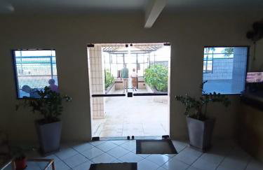 Apartamento pé na areia com sacada e garagem 2 banheiros - Photo 8