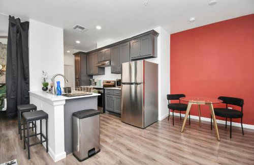 Serenity Studios - Near Med Center & Museum District - Foto 17