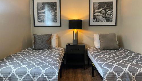 Crew Housing Sleeps 8 with 6 Beds plus 4 Bedrooms - Foto 2