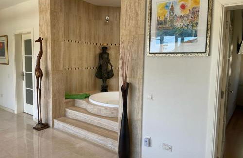 VILLA DE LUXE 5***** golf - piscine chauffée - home cinéma - billard - Foto 8