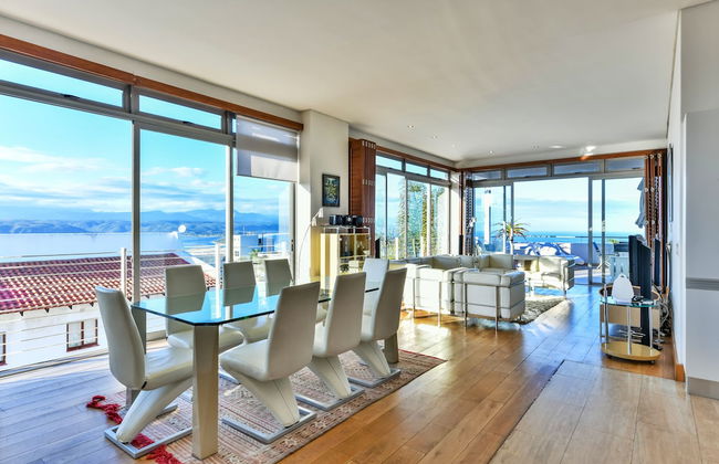 PENTHOUSE 230m2 ON THE SEA - Photo 32