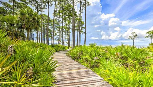 Breezy Home with Grills, Pool and Beach Access! - Foto 3