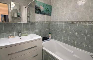 Bel appartement spacieux et lumineux de 100m2 au 3e étage avec ascenseur -A 5mn à pied du parc des expositions congrès de Dijon et ENG et 10mn du centre ville place Parking devant l'immeuble - Foto 38