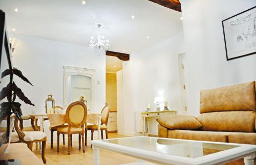 LUX CITYHALL + PARKING - Foto 4