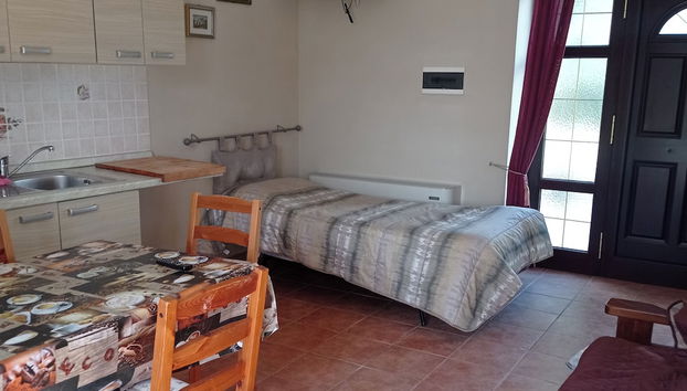 1-bed Apartment Sleeps 2 - Free Parking and Garden - Foto 4, Habitación