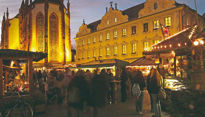 Romantic Christmas Moments in Rothenburg ob der Tauber & Würzburg - Photo 1