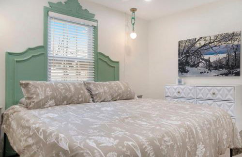 Adorable 2BR Hot Tub Close to Attractions - Foto 24