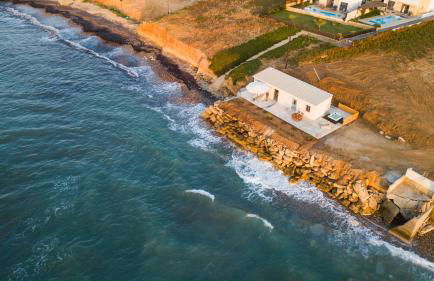 Savina Seafront Home - Photo 26