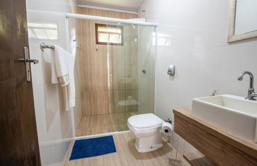 Casa Rústica com Piscina Privativa, Banheira de Hidromassagem, Ar-Condicionado, Pet friendly - Refúgio na Natureza a 5 Minutos do Centro de Imbituba, Perfeita para Famílias e Grupos - Photo 19