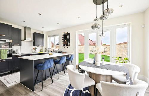 Premium 3 Bed Residence w Garden and Parking - Foto 8