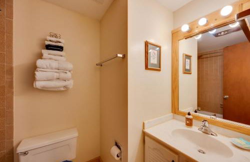 Close to Smuggs Lifts! Cozy Mountain-View Condo - Foto 23