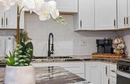 NEW! High-end Manchester Home w/ a hot tub - Foto 15