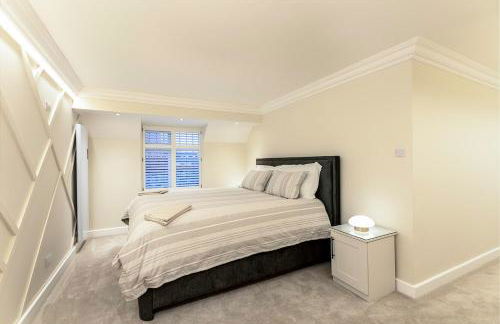 Two-Bedroom House in Beverley Centre with Parking - Foto 19
