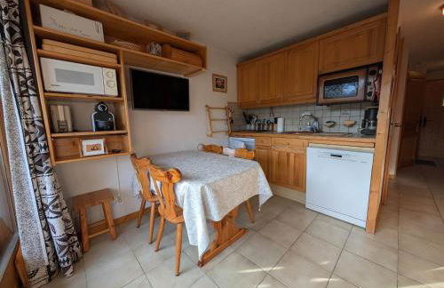 Appartement 2 Pièces, 4 Pers, Au Pied des Pistes - FR-1-815-102 - Foto 1