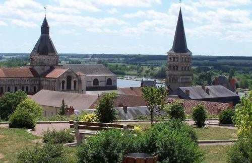 Logement indépendant dans cité médiévale - Foto 18