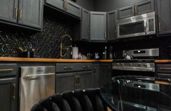 Speakeasy Suite at ArnoTriplex-Close to Downtown-Pet Friendly! - Foto 24