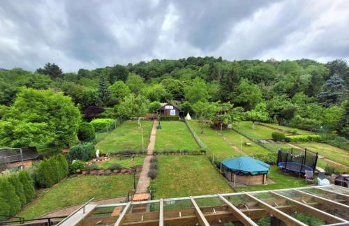 BAT Home Solutions Trier-Euren - alles was ein Hotel nicht bietet - 10 Min zur Altstadt - 98 qm Scheune für 9 Personen mit Sternenhimmel, Wintergarten, Grill und Kino - barrierefrei dank Lift & Auffahrt - Foto 10