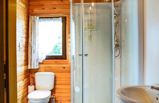 Peaceful Retreat With Sauna - Photo 16