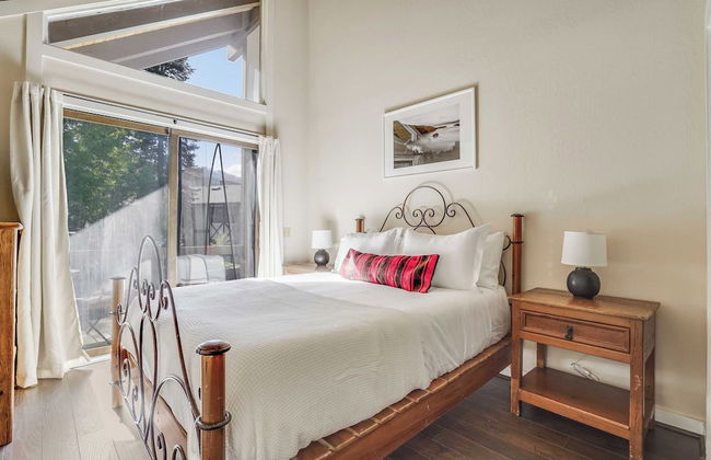 Marillac by Avantstay Gorgeous Ski Cabin w/ Balcony & Patio - Photo 1