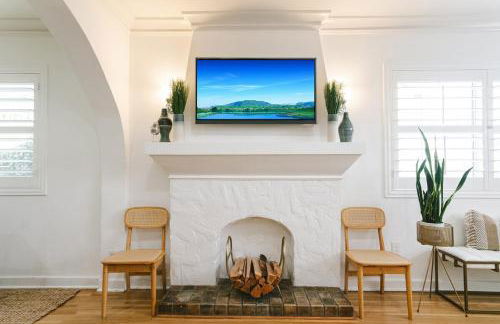 LA Karaoke Fire Pit Ping-Pong Cowboy Pool - Foto 35