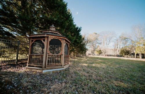 Spacious 5BR 3BA Free Parking Minutes to DC with Pool - Foto 22