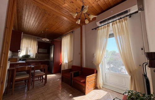 Καπνομάγαζο Λαδιά - Photo 2