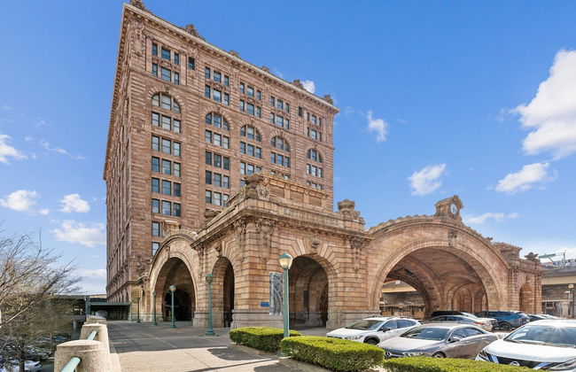 Placemakr Downtown Pittsburgh at The Pennsylvanian - Foto 1