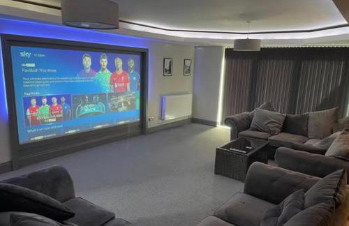 Luxury 5 Bed All En-Suite Cinema Room - Foto 43