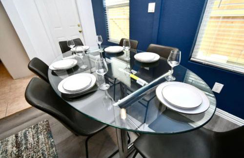 Cozy Cute Home 2BD and 1BR - Photo 15