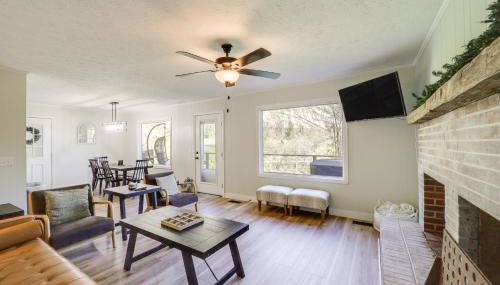 24-Acre Cottage with Hot Tub about 10 Mi to Blowing Rock - Foto 5