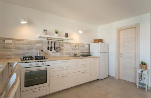 A White Cliffside Studio - Photo 14