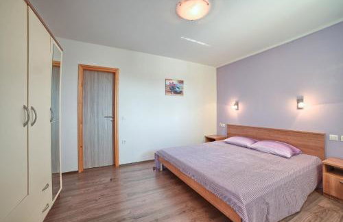 Cozy villa Paradiso with pool immersed in the greenery - Foto 12