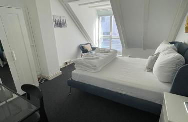 Zentral gelegenes Premium-Apartment mit viel Tageslicht - Foto 8