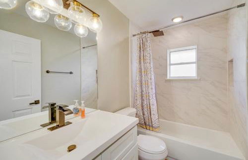 Sunny Palm Bay Home with Screened Porch Near Beaches - Foto 17