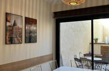 Au pied de la Cité Médiévale, piscine, vue extraordinaire, gîte La Trivala à Carcassonne - Photo 15